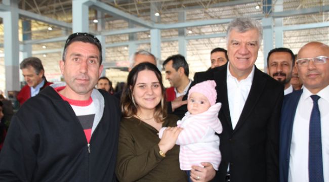 ALİ ENGİN PAZARYERİ ESNAFI İLE KUCAKLAŞTI!