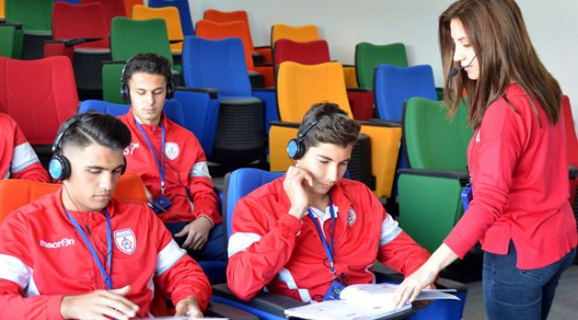 Altınordu, İngilizce'ye odaklandı