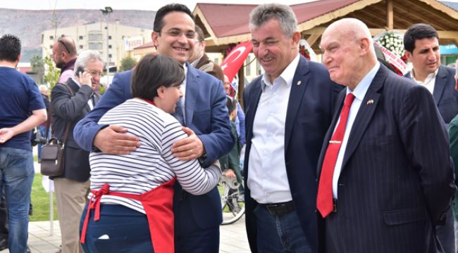 BORNOVA’DA ÖZEL ÇOCUKLAR İÇİN TERAPİ BAHÇESİ