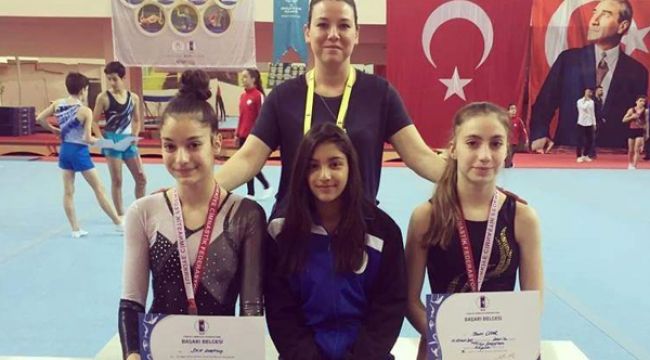 BORNOVALI CİMNASTİKÇİLERDEN 3 MADALYA DAHA