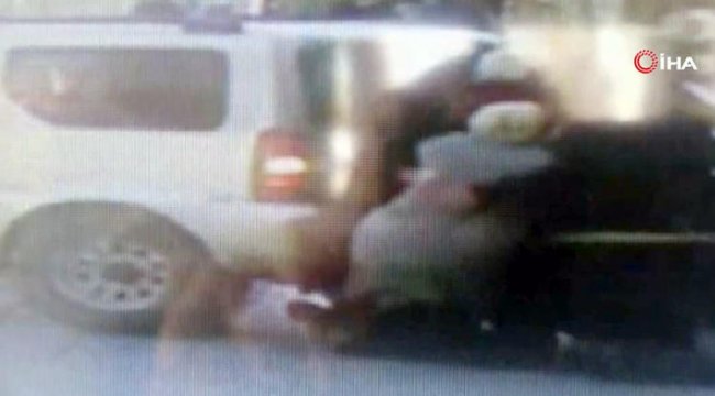 Feci kaza! Ünlü profesör cipiyle yayaların arasına daldı…