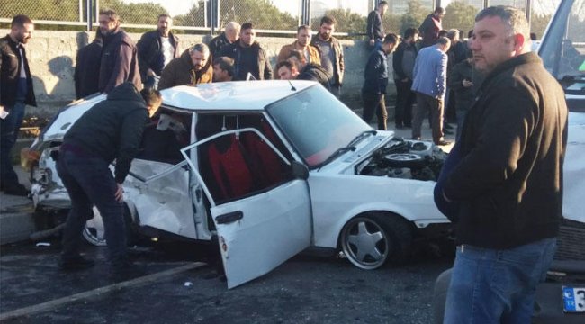 Hurda yığınına dönen araçta can pazarı: 4 yaralı