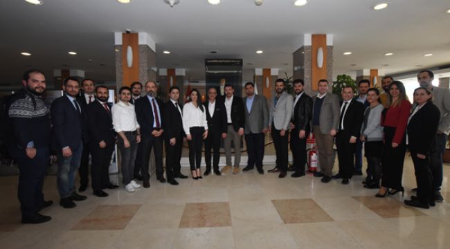 İZMİRLİ GİRİŞİMCİLERE TORBALILI BAŞKAN