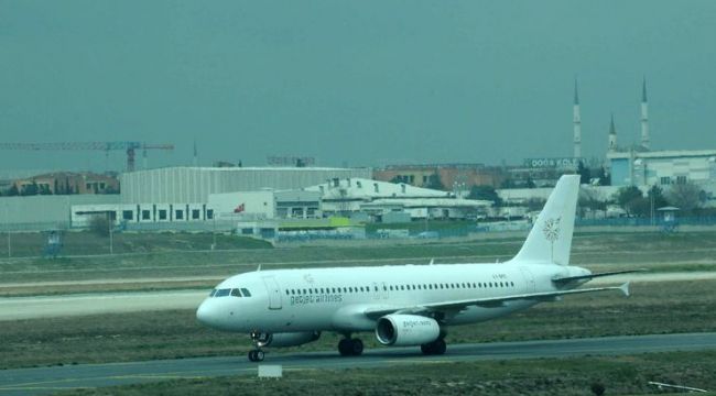 Kabin basıncı düşen uçak, acil iniş yaptı