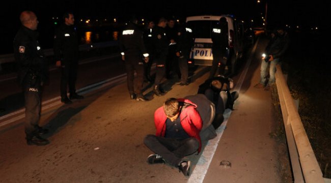 Kaçmaya çalıştılar! Kovalamacayla böyle yakalandılar...
