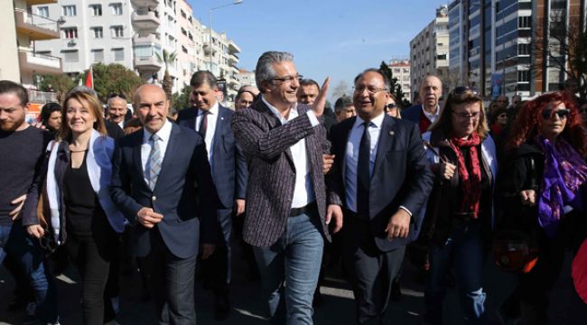 KARŞIYAKA'DA '8 MART' BULUŞMASI