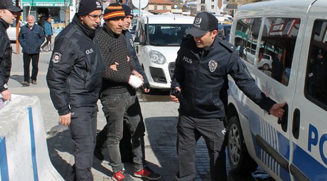 Kavga ettiği kardeşini öldürdü