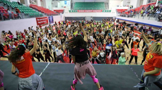 KELEBEK ÇOCUKLAR İÇİN ZUMBA YAPTILAR