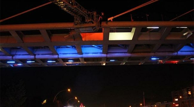 Kocaeli'de gece yarısı korku dolu anlar! Bileklerini kesti...