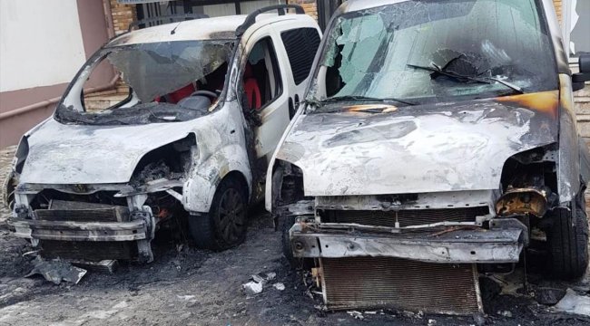 Osmaniye'de park halindeki 3 araç kundaklandı