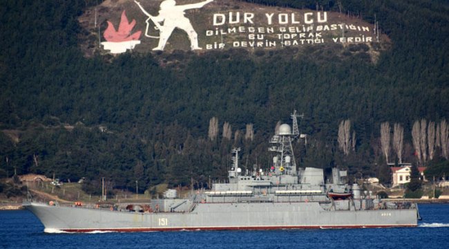 Rus savaş gemisi 'Azov' Akdeniz'e iniyor