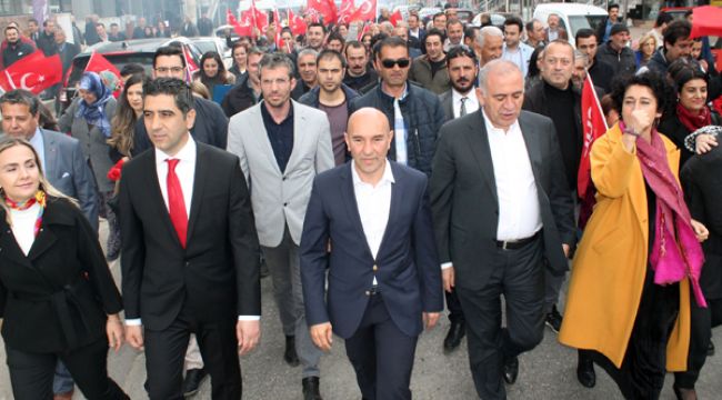 SOYER VE KAYALAR'DAN GÖVDE GÖSTERİSİ