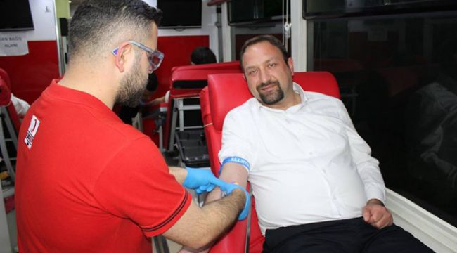 UTKU GÜMRÜKÇÜ DE KÖK HÜCRE BAĞIŞÇISI OLDU