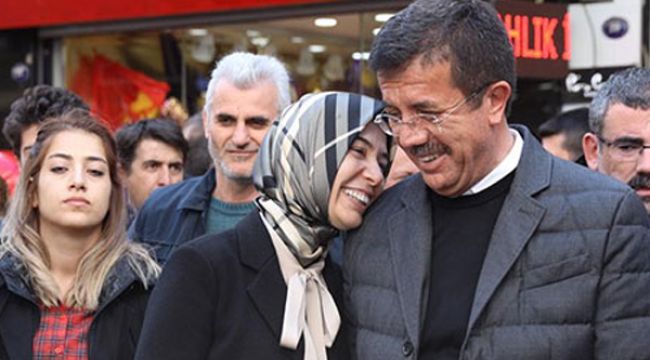 ZEYBEKCİ’DEN KEMERALTI'NDA SOKAK KONSERİ