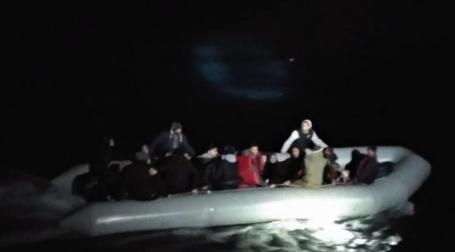 11'i çocuk 34 kaçak göçmen lastik botta yakalandı