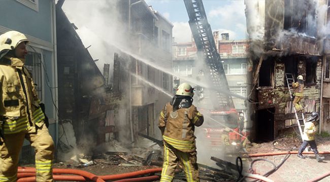 3 KATLI METRUK BİNA BÖYLE ÇÖKTÜ