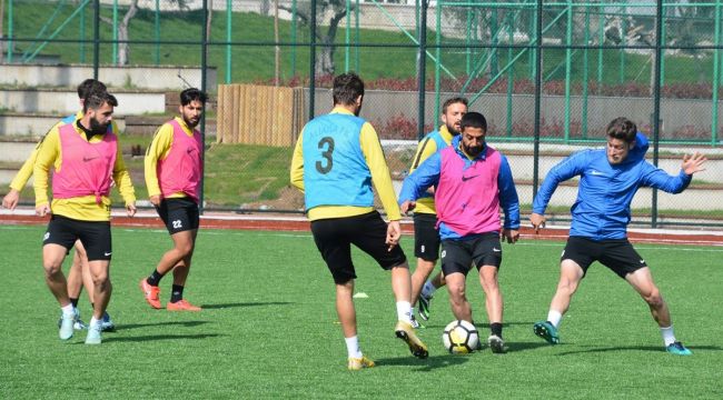 Aliağaspor FK kader maçına hazırlanıyor