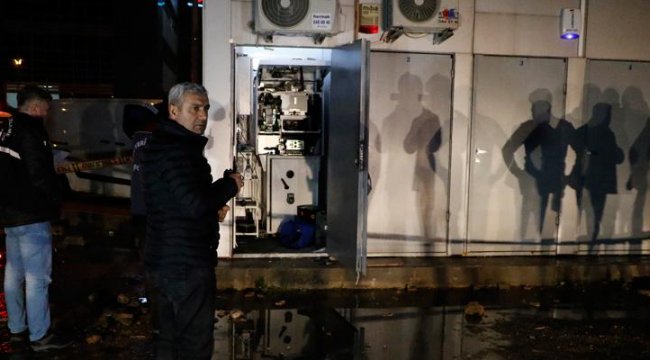 ATM'yi 'bu bir soygundur' diyerek soymuşlar