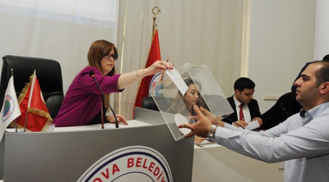 BALÇOVA MECLİSİNDE EŞİT HİZMET MESAJI