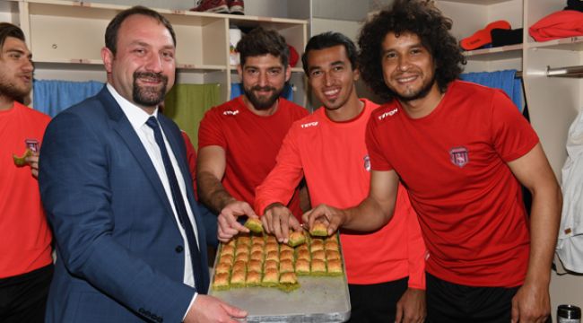 BAŞKAN GÜMRÜKÇÜ'DEN FUTBOLCULARA MORAL
