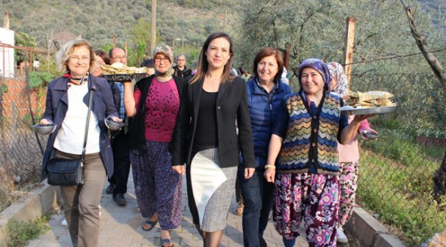 BAŞKAN SENGEL, KADINLARLA GÖZLEME AÇTI