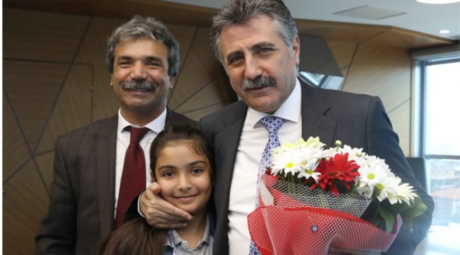 BAYRAKLI BELEDİYESİ KAPILARINI HALKA AÇTI