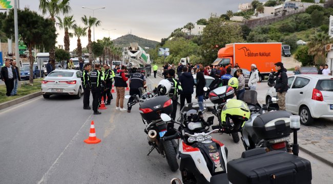 Beton mikserinin çarptığı motosikleti kadın hayatını kaybetti