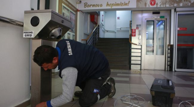 BORNOVA’DA TURNİKELER DE KALDIRILDI