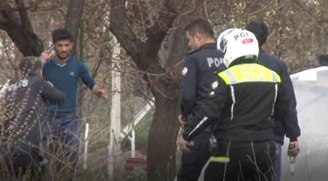 Dur ihtarına uymadı ,aracından polise ateş açtı