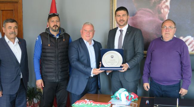 FOÇA BELEDİYESPOR KULÜBÜ'NDEN GÜRBÜZ'E ZİYARET
