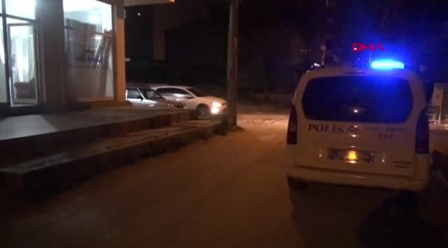 İZMİR'DE BIÇAKLI KAVGA 1 AĞIR YARALI