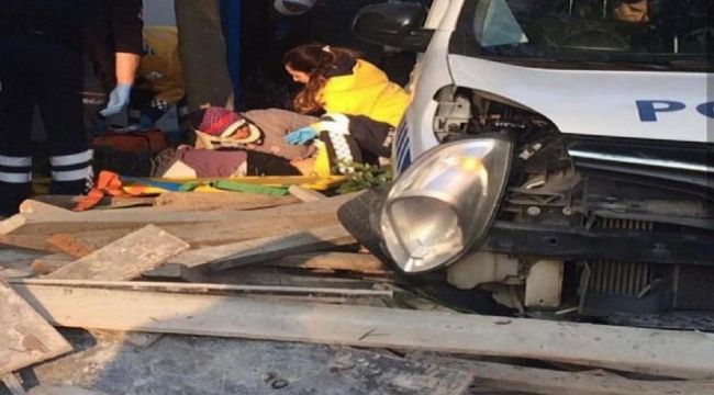 İZMİR'DE FECİ KAZA: 1 ÖLÜ, 1’İ POLİS 2 YARALI
