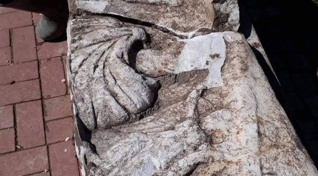 Kanalizasyondan 2000 yıllık lahit çıktı