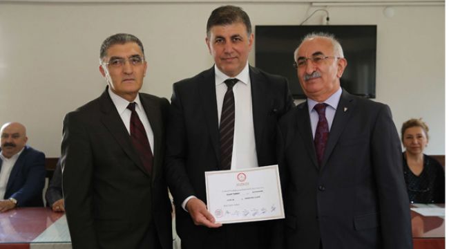 KARŞIYAKA’DA CEMİL TUGAY DÖNEMİ BAŞLADI