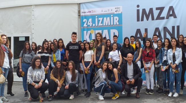 KİTAP FUARINA İLÇELERDEN ZİYARETÇİ AKINI