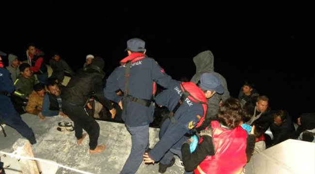 KUŞADASI'NDA 50 DÜZENSİZ GÖÇMEN YAKALANDI