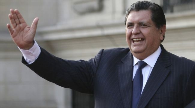Peru’da eski devlet başkanı kendisini vurdu!