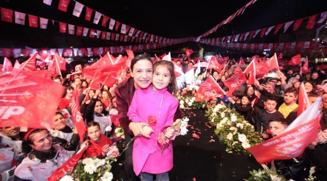 SELÇUK'UN İLK KADIN BAŞKANI FİLİZ CERİTOĞLU SENGEL OLDU