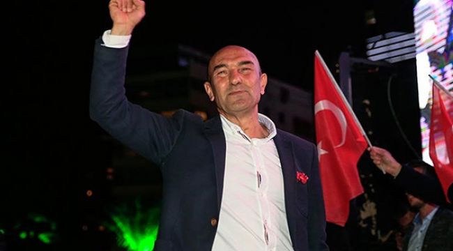 TUNÇ SOYER MEYDANDA ZEYBEKLE KARŞILANDI