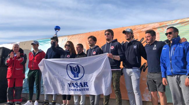 Yaşarlı yelkencilerden iki kupa