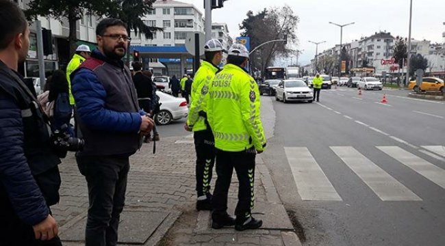 Yaya geçidinde araç çarpan babaanne öldü, torunu ağır yaralı