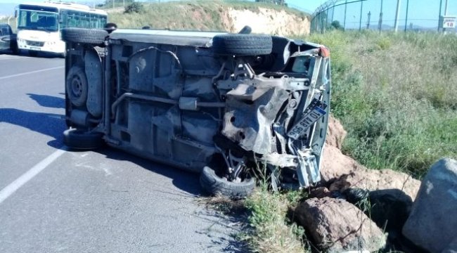 ALİAĞA'DA OTOMOBİL TAKLA ATTI: 1 YARALI