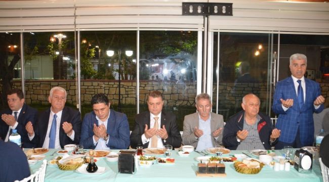 Aliağa, Foça ve Menemen esnafları iftarda buluştu