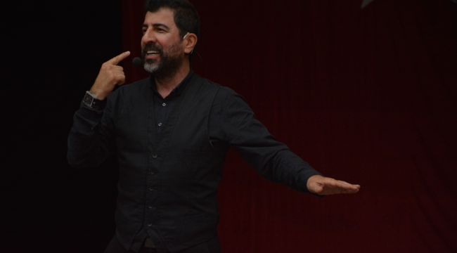 Bilgin Torbalı'da öğrencilerle buluştu
