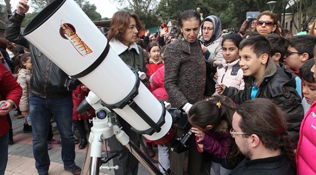 BORNOVALI ÇOCUKLAR BiLiMLE AYDINLANACAK