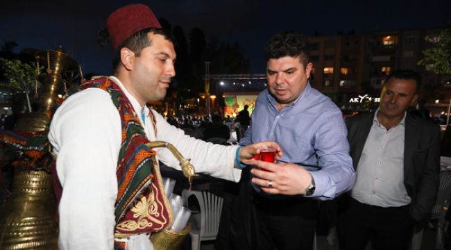 BUCA’DA İLK İFTAR KASAPLAR MEYDANI’NDA