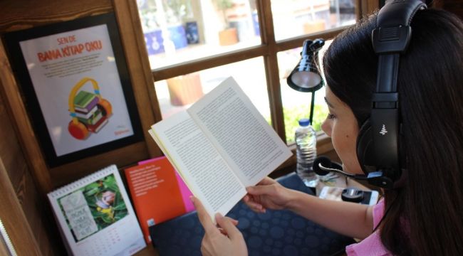Forum Bornova ziyaretçileri ile "Bana Kitap Oku" projesi
