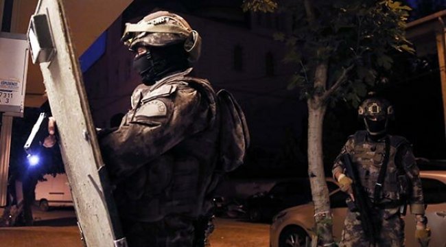 Gece saatlerinde 500 polis eş zamanlı operasyon düzenledi