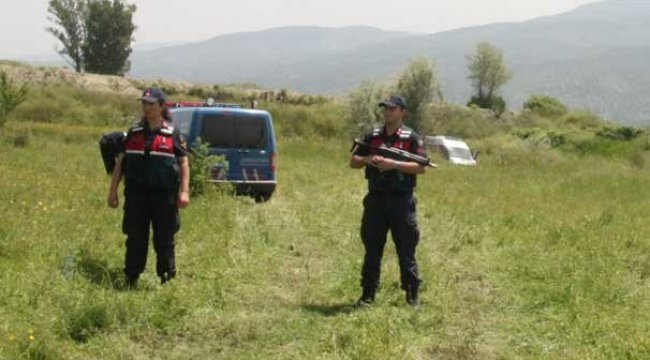 Husumetli olduğu aileye tarlada pusu kurdu 3 kişiyi öldürdü