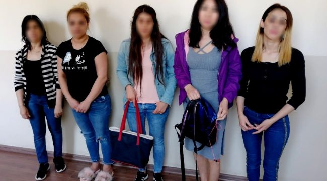 İZMİR ÇEŞME'DE FUHUŞ OPERASYONU
